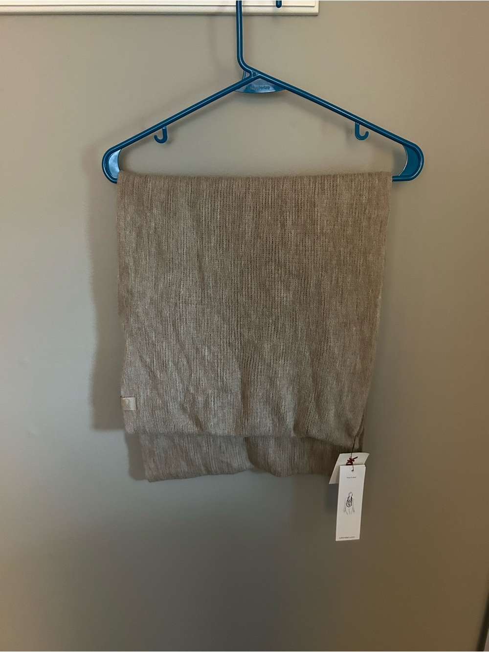 Calvin Klein Light Gray Infinity Loop Scarf NWT - Picture 3 of 3